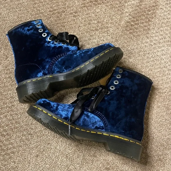Dr. Martens 1460 Vegan Velvet 7 Women’s - Picture 10 of 11